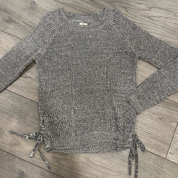 sweater - Picture 1 of 5